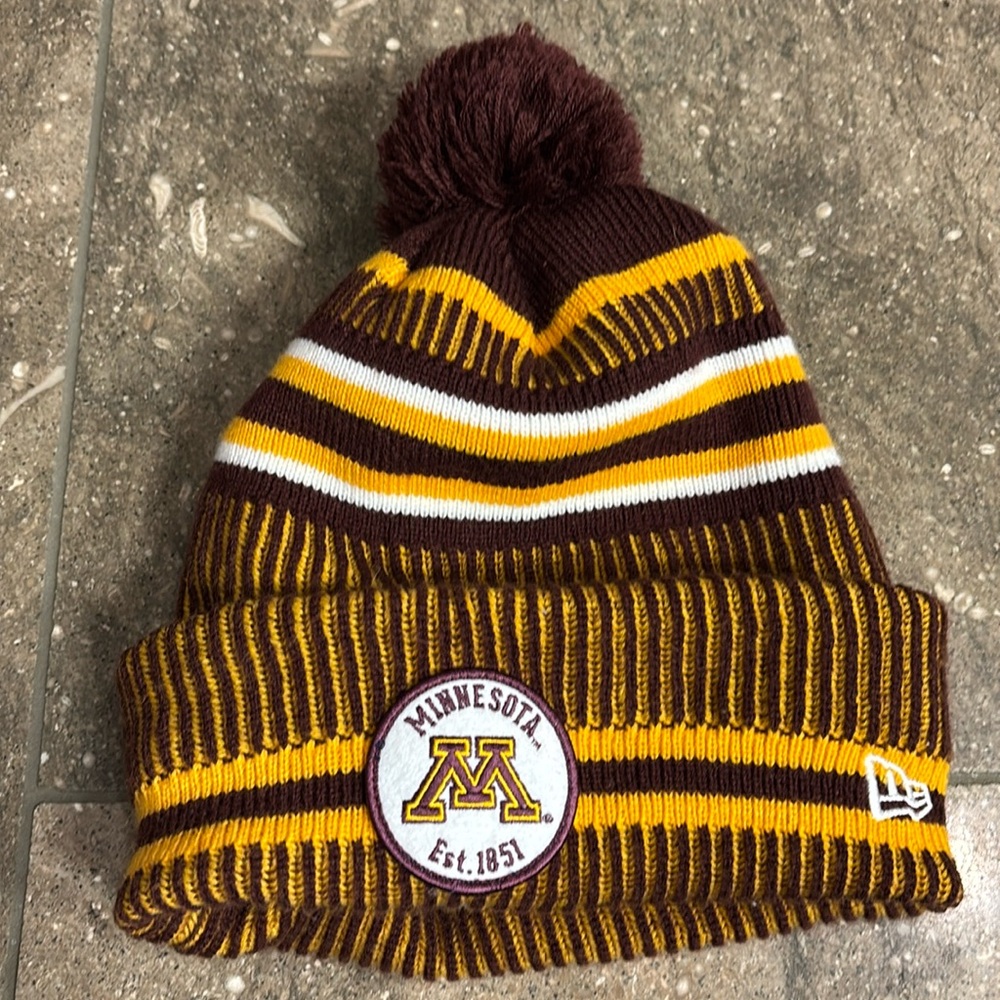 University of Minnesota Pom Hat, Golden Gophers